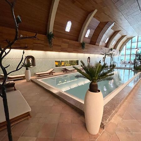 Spa Residence Carbona Royal Suites 1.11 เฮวิซ ภายนอก รูปภาพ