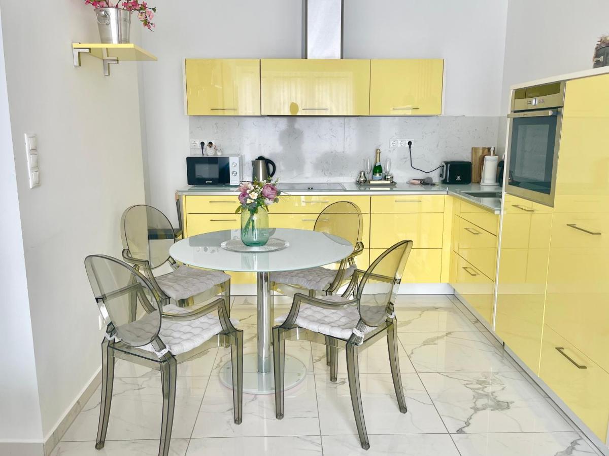 Spa Residence Carbona Royal Suites 1.11 เฮวิซ ภายนอก รูปภาพ